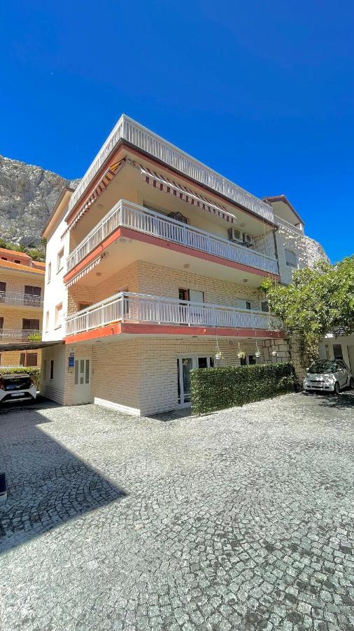 Apartments Neven Omiš Екстериор снимка