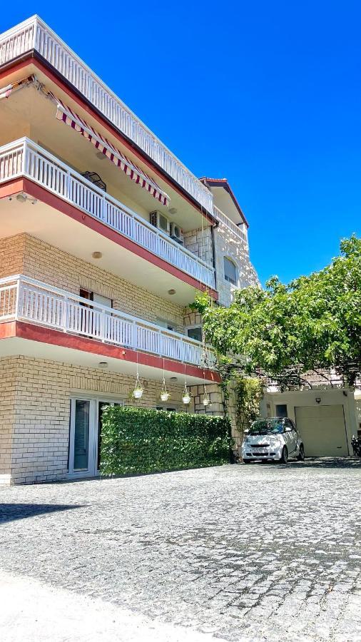 Apartments Neven Omiš Екстериор снимка