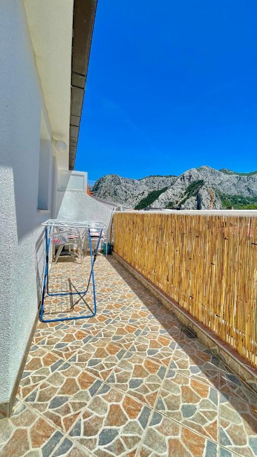 Apartments Neven Omiš Екстериор снимка