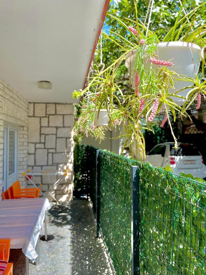 Apartments Neven Omiš Екстериор снимка