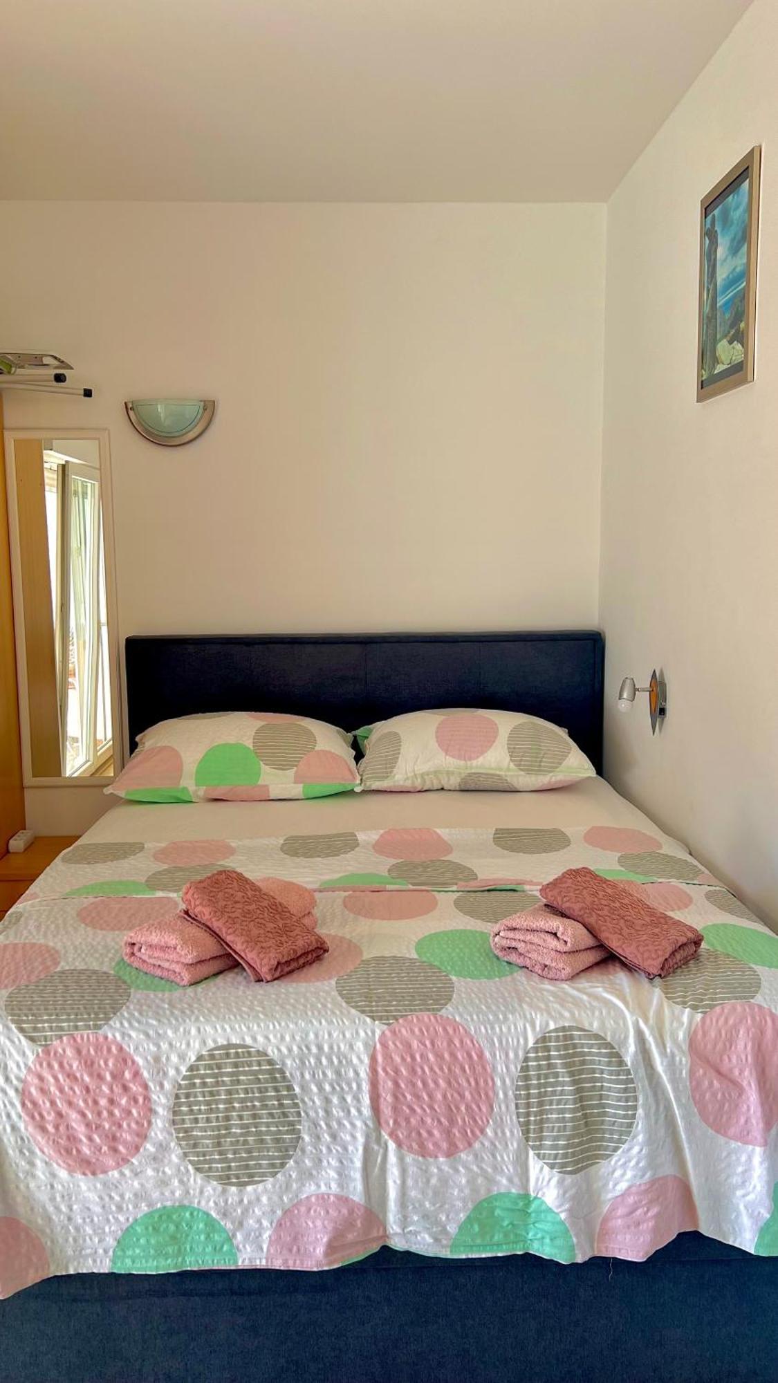 Apartments Neven Omiš Екстериор снимка