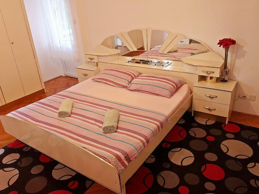 Apartments Neven Omiš Екстериор снимка