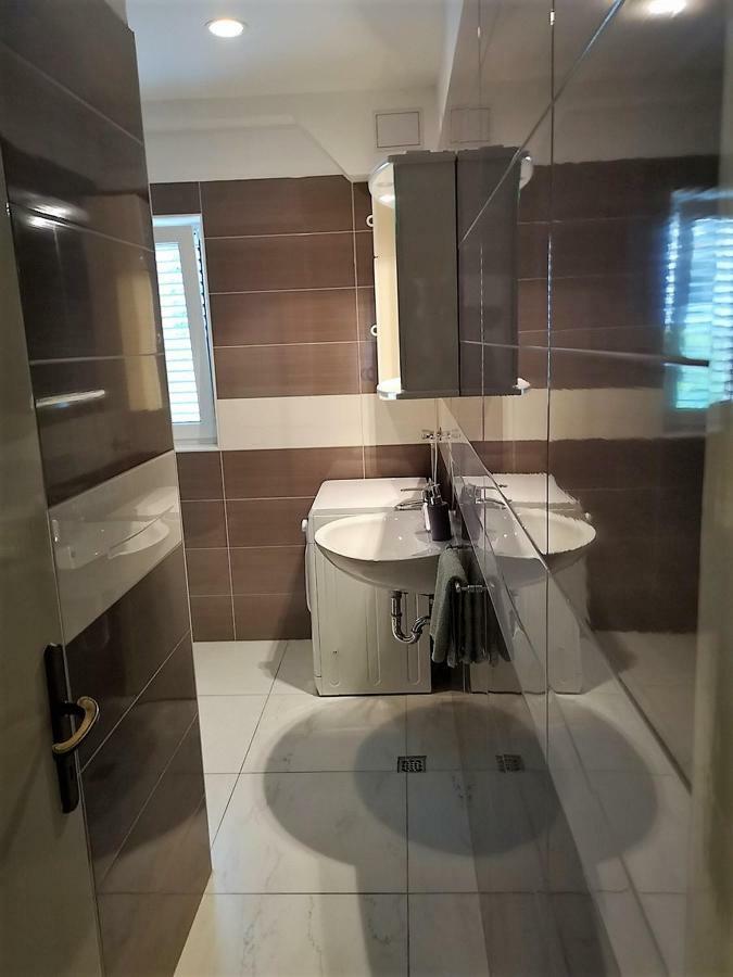 Apartments Neven Omiš Екстериор снимка